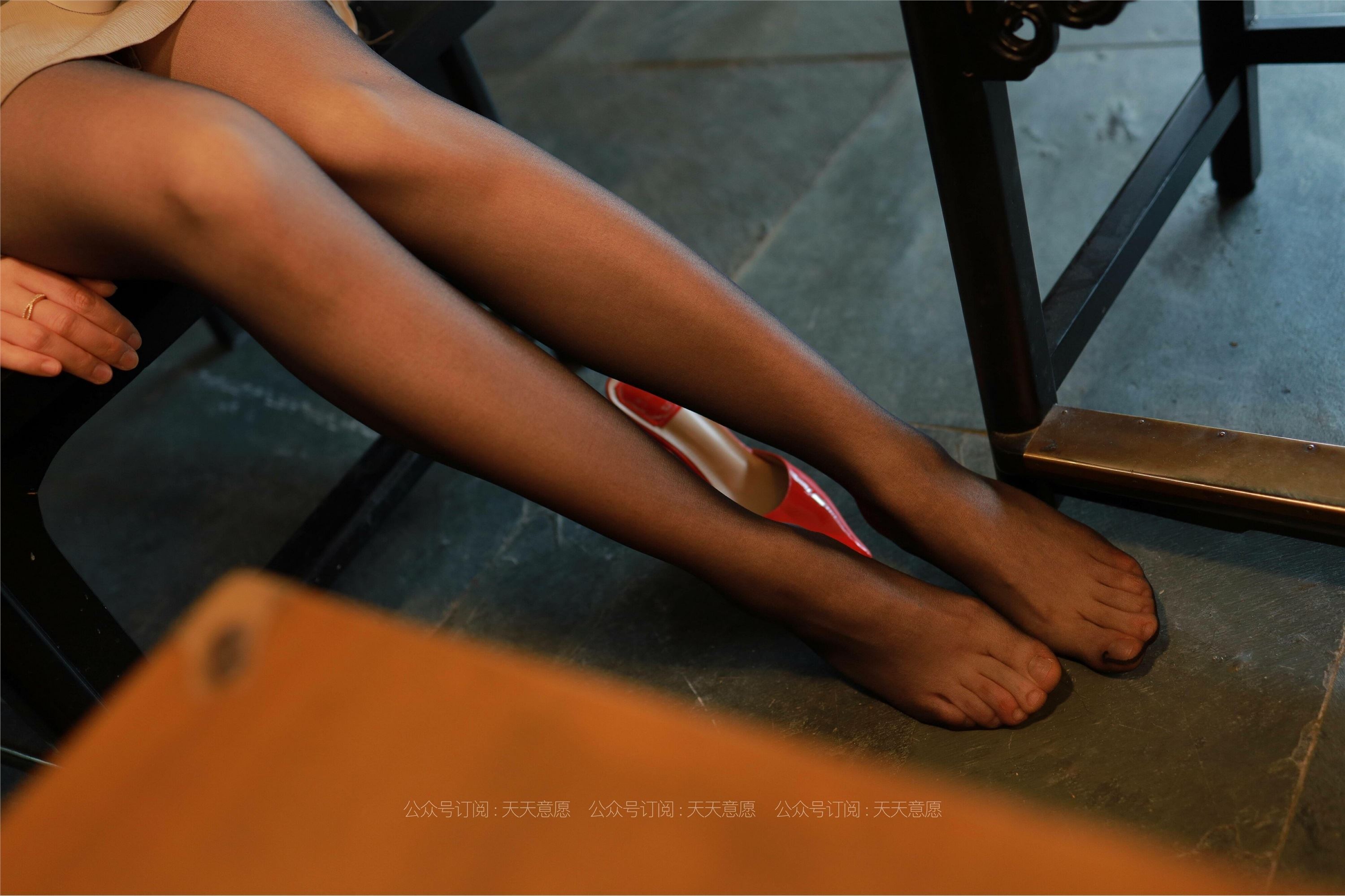 IESS异思趣向  2021.06.09 丝享家827：小婕《红色跟底一身轻》